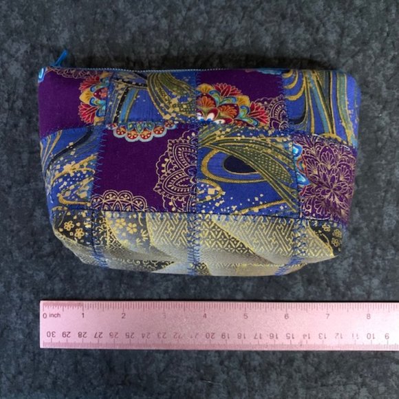 Handmade Quilted Cosmetic Bag - Picture 3 of 8